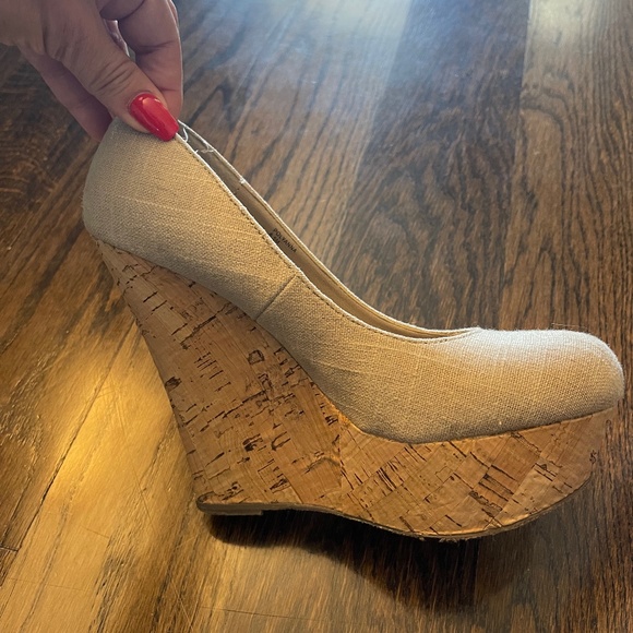 Womens shoes - Picture 1 of 3